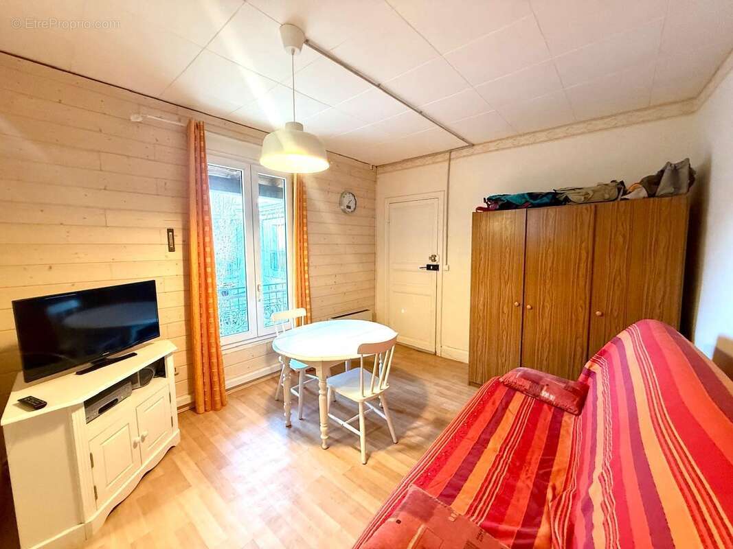   - Appartement à AX-LES-THERMES