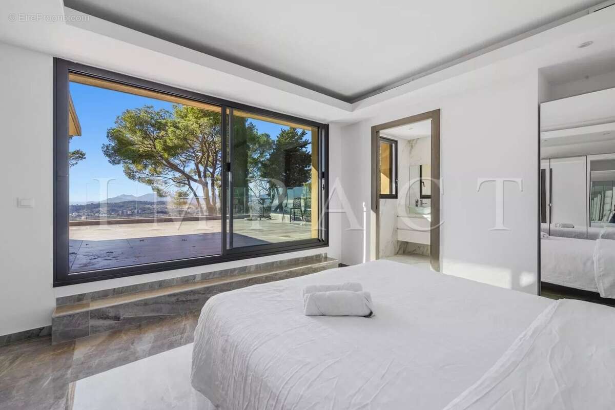 Maison à MOUGINS
