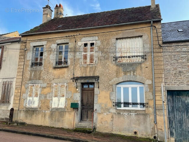 Maison à LORMES