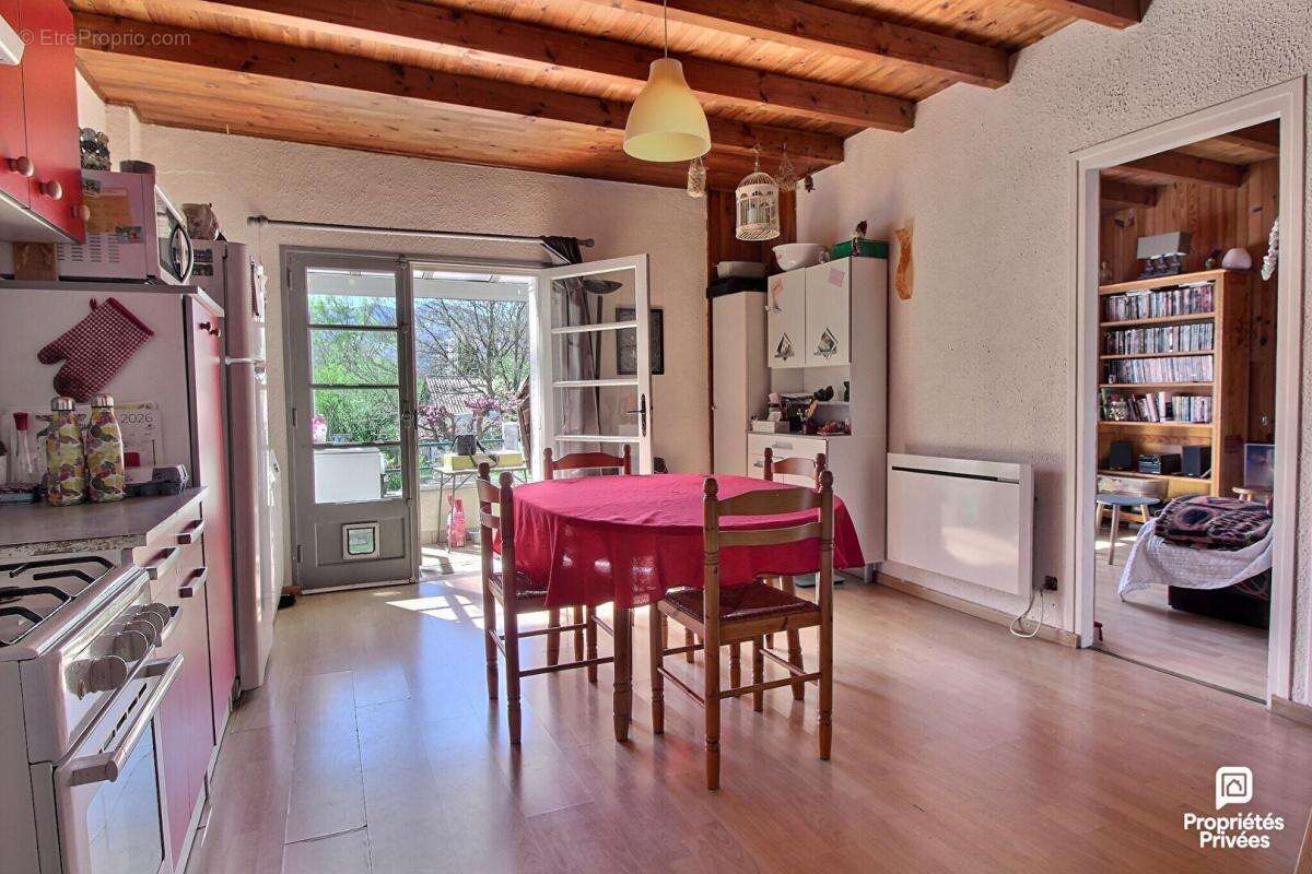 Appartement à JAUJAC