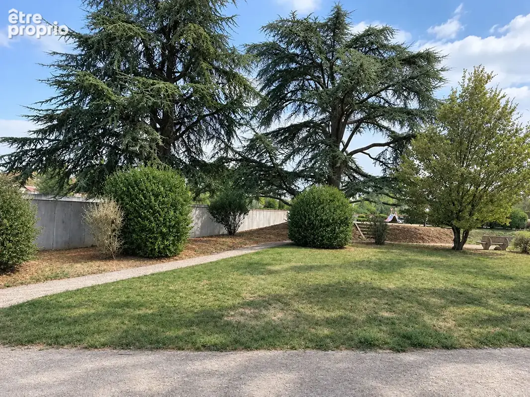 Caluire le bourg  - t4 traversant de 65.18 m² - photo 8