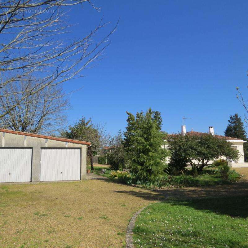 Maison à FONTENAY-LE-COMTE