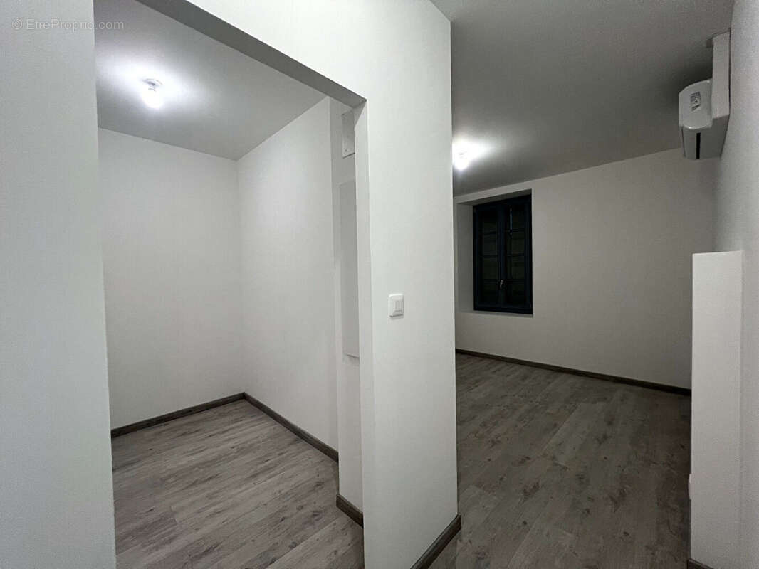 Appartement à VOLONNE