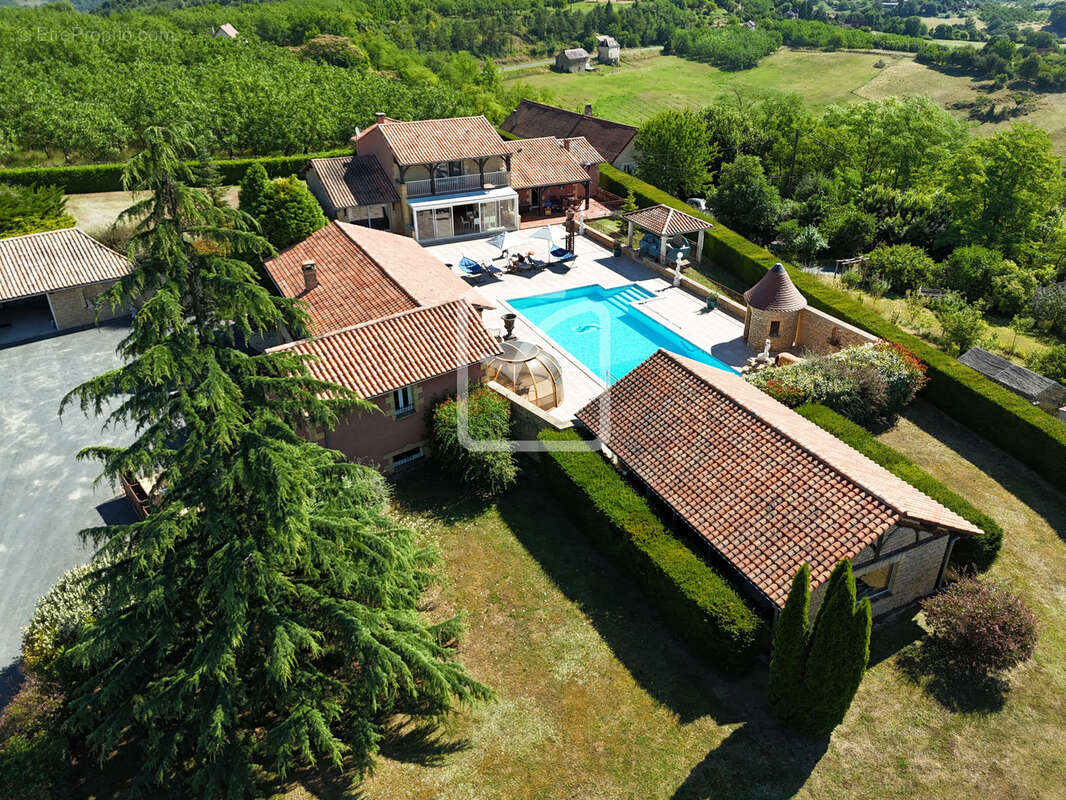 Maison à HAUTEFORT