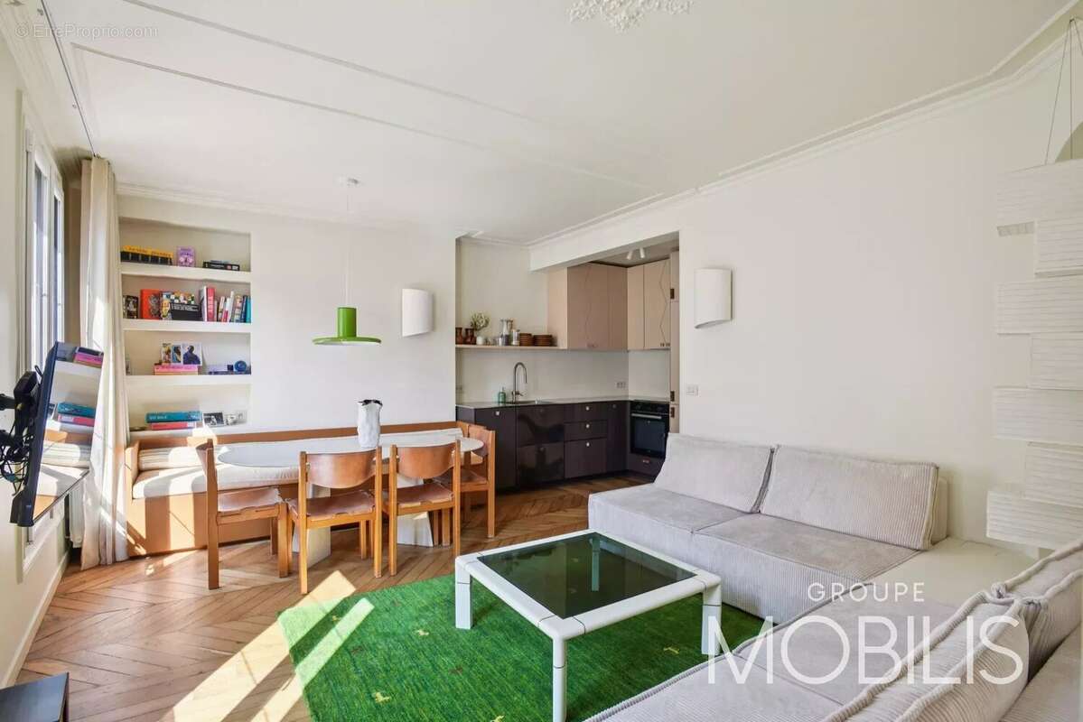 Appartement à PARIS-10E