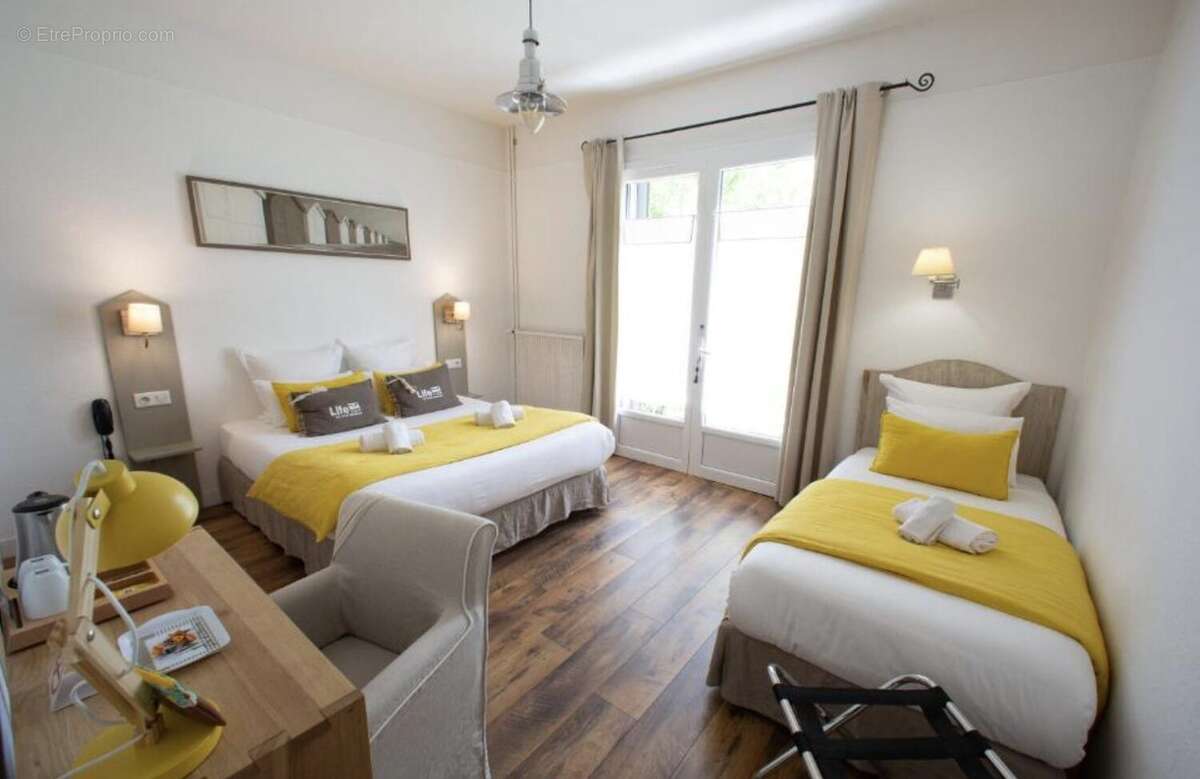 Commerce 1140 m² à Dolus-D'oleron  - photo 5