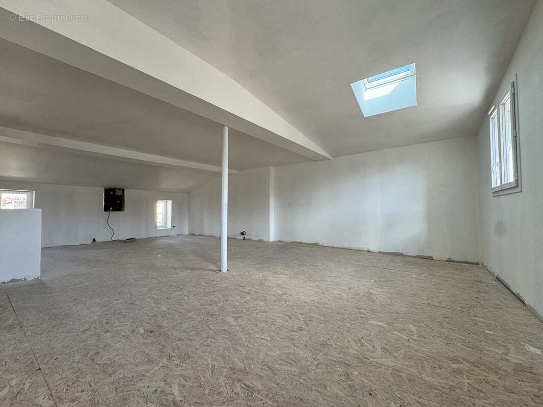 Appartement à SAINT-GENIS-LAVAL