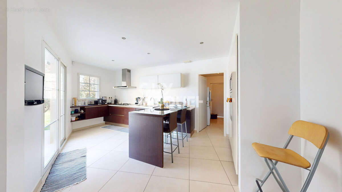 Maison à SAINT-CYR-SUR-LOIRE