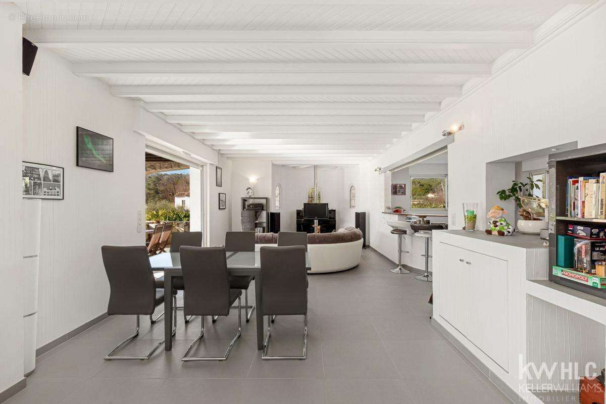 Maison à ROQUEFORT-LES-PINS