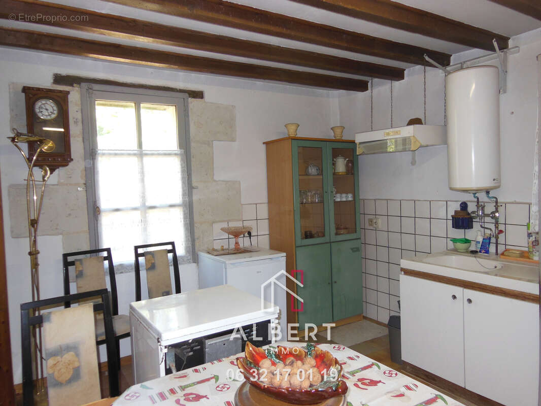 Maison ancienne avec dependances - photo 10