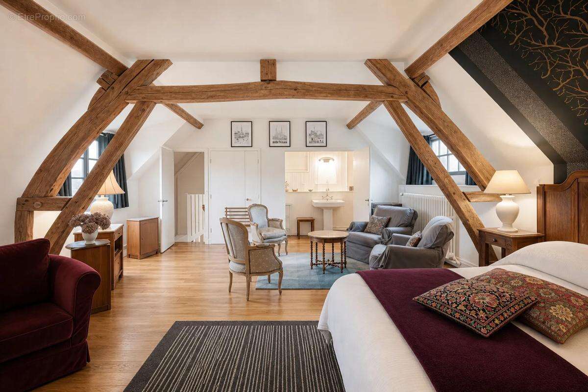 Maison à CROISILLES