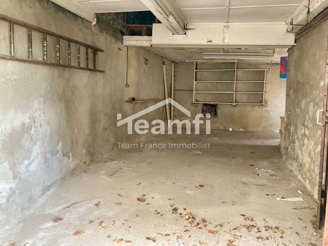 Maison à LA MONNERIE-LE-MONTEL