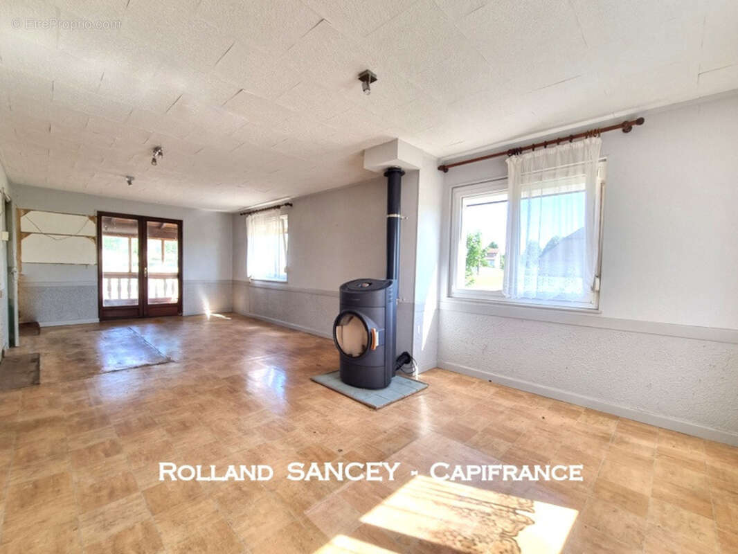À VENDRE – Maison familiale T5 avec plus de 3 000 m² de terrain  FROTEY LES LURE (70) - photo 6