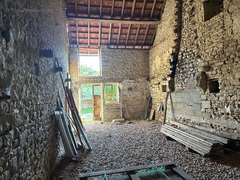 Terrain à POUILLY-EN-AUXOIS