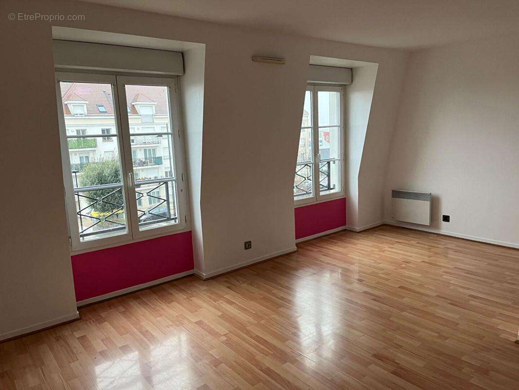 Appartement à CORBEIL-ESSONNES