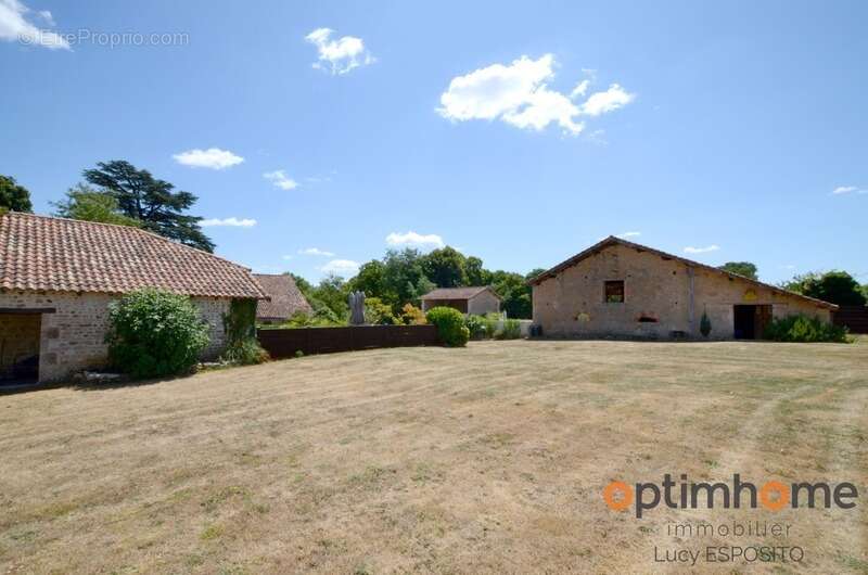 Maison à NANTEUIL-EN-VALLEE