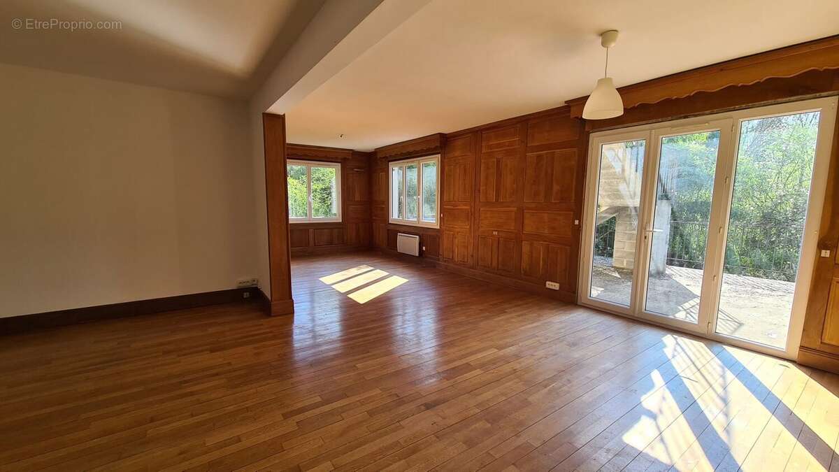 Maison à MAREIL-SUR-MAULDRE