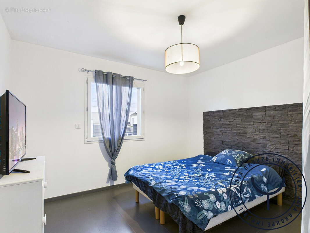 Maison à SAINT-JEAN-DE-BONNEVAL