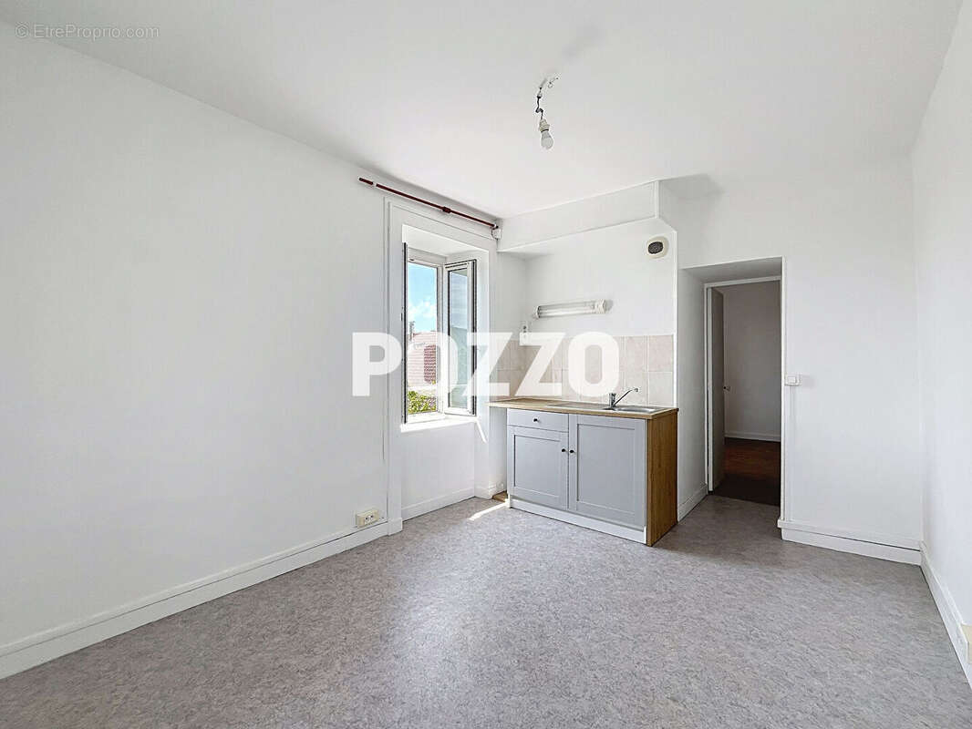 Appartement à DONVILLE-LES-BAINS
