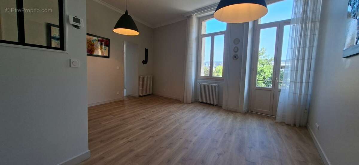 Appartement de caractère – Centre-ville d'Aix-les-Bains - photo 2