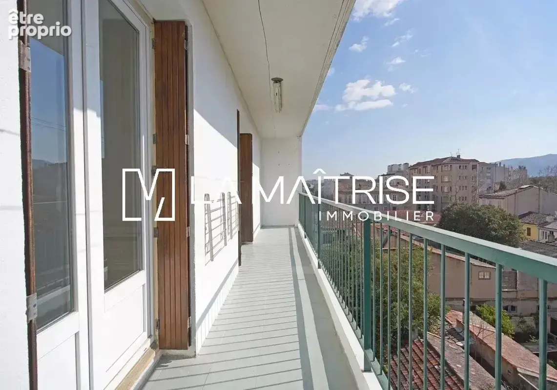 Appartement à MARSEILLE-5E