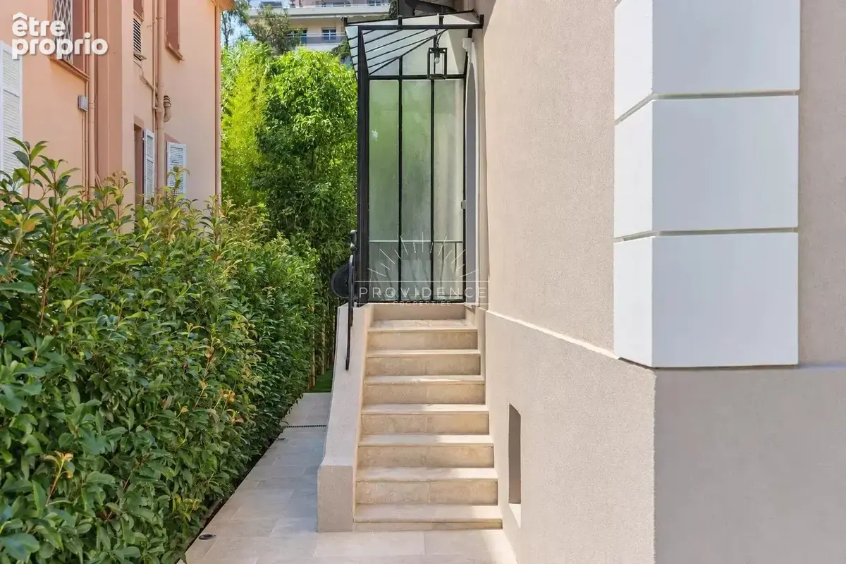 Cannes Basse Californie : Villa de caractère avec jardin, proche Croisette - photo 14