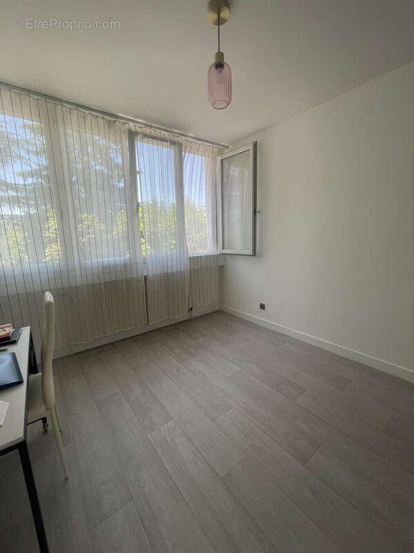 Appartement 64 m2 refait à neuf - photo 5