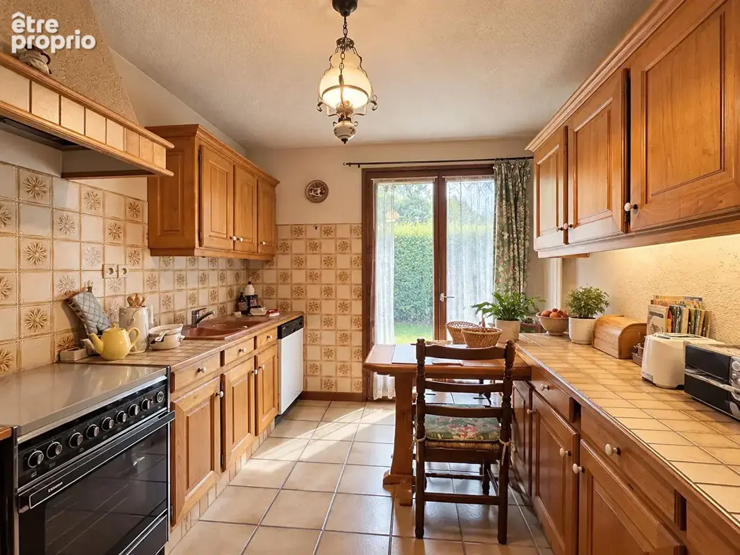 Collonges-sous-Salève ? Maison 5 pièces sur terrain de 1 034 m², beau potentiel d'évolution - photo 5