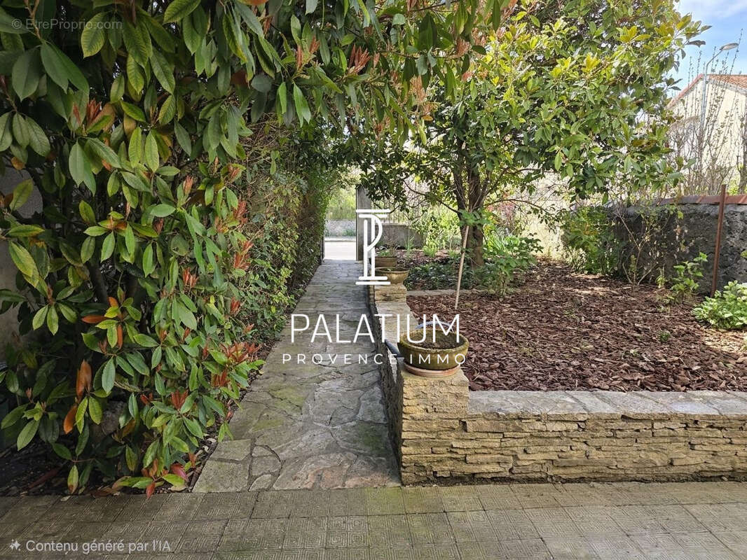 Maison à FORCALQUIER