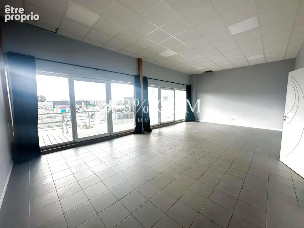 Bätiment professionnel 1728 m2 sur une parcelle de 6949 m2 d - photo 12
