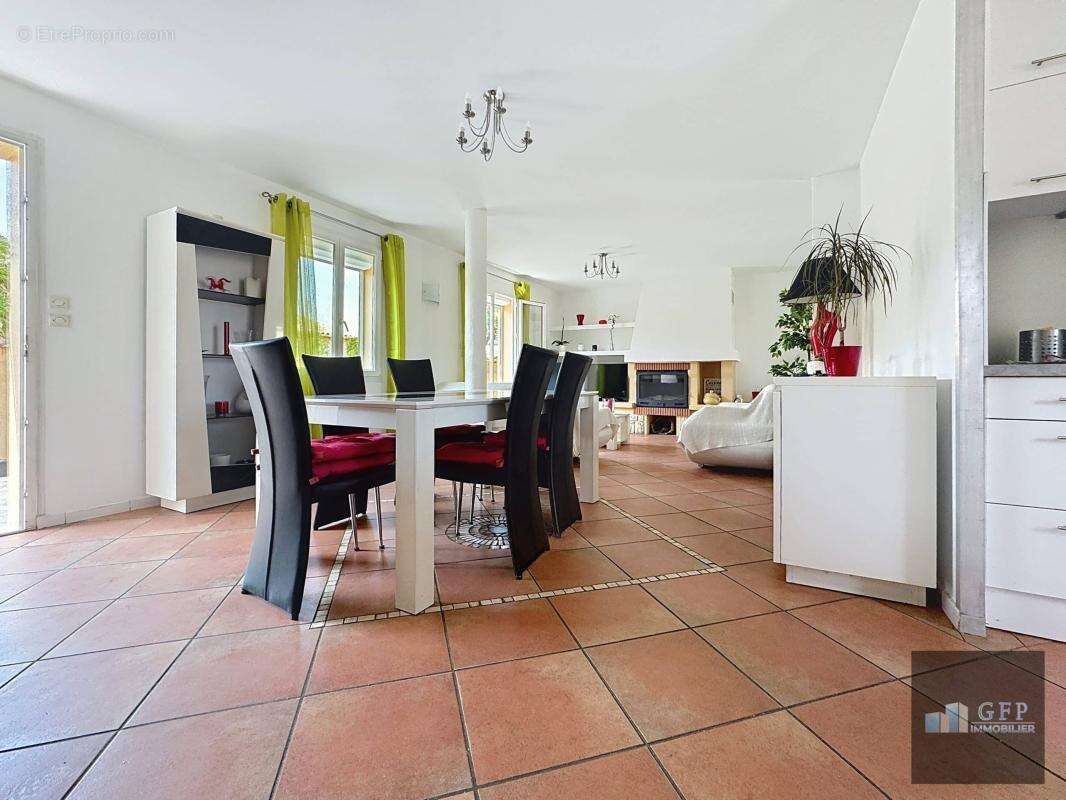 Maison à LA LONDE-LES-MAURES