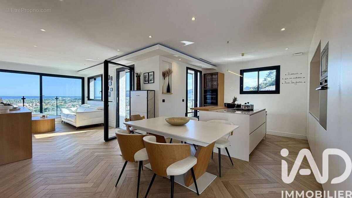 Photo 2 - Appartement à MANDELIEU-LA-NAPOULE