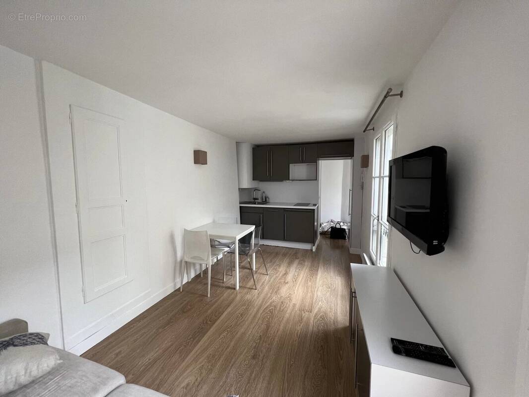 Appartement à PARIS-3E