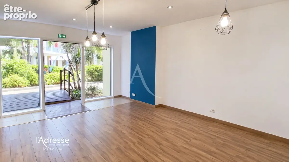 Photo Commerce à Les Trois-Ilets au prix de 64 500€