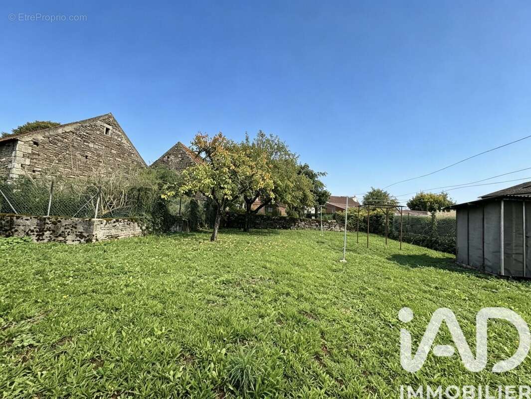 Maison 98 m² à Vassy  - photo 3