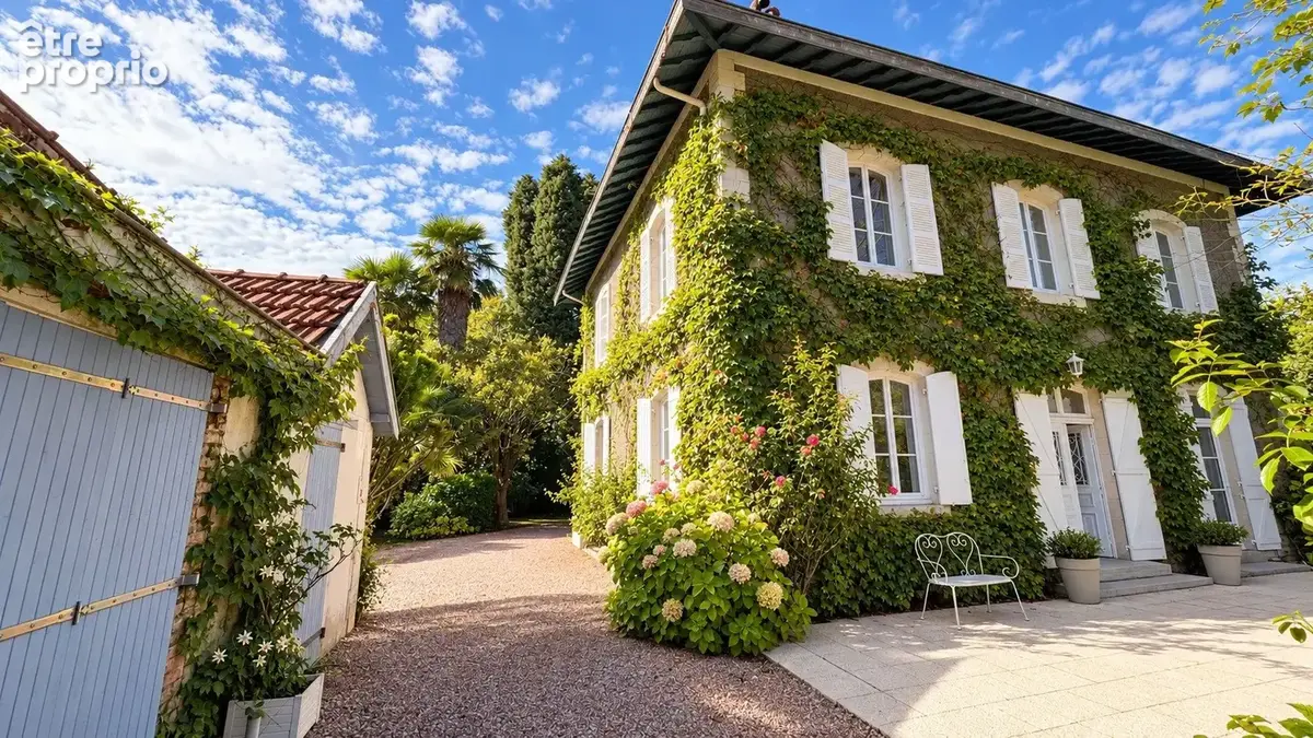 Maison de maître à vendre proche de Saint-Martin-de-Seignanx  Propriété de caractère avec piscine et dépendance - photo 2