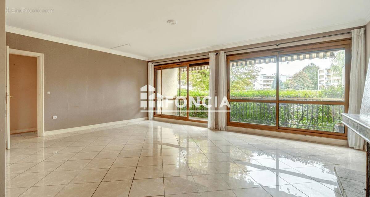 Appartement à NOISY-LE-ROI