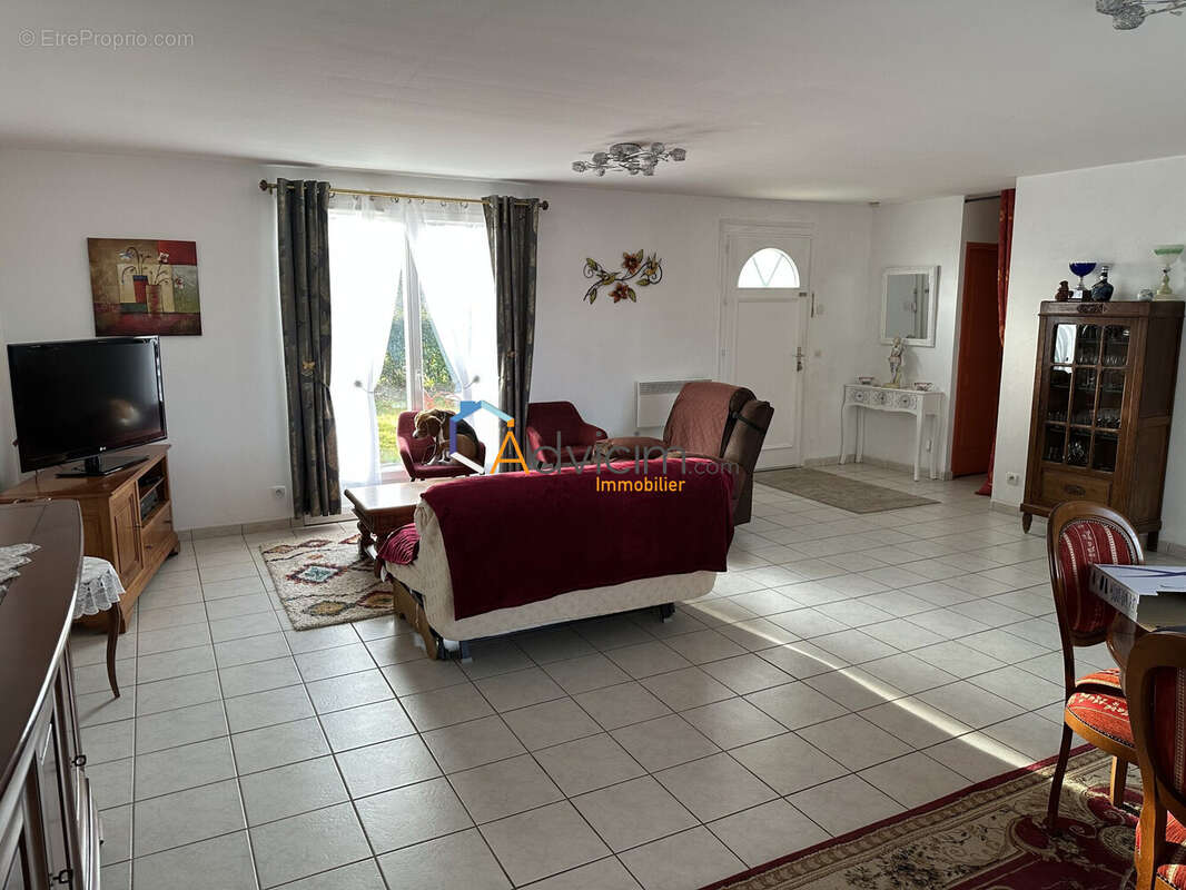 Maison à COURTENAY