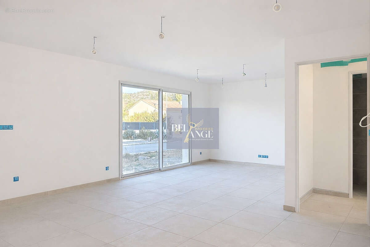 Maison à VALLON-PONT-D'ARC