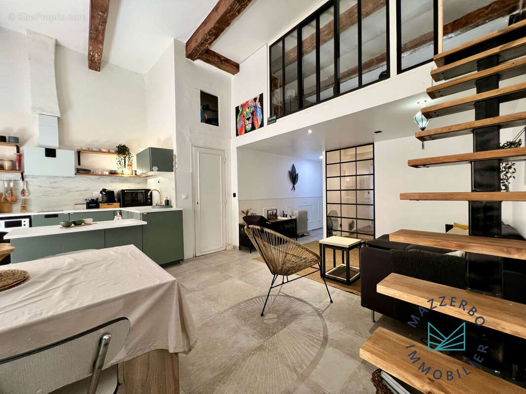 Appartement à MARSEILLE-6E