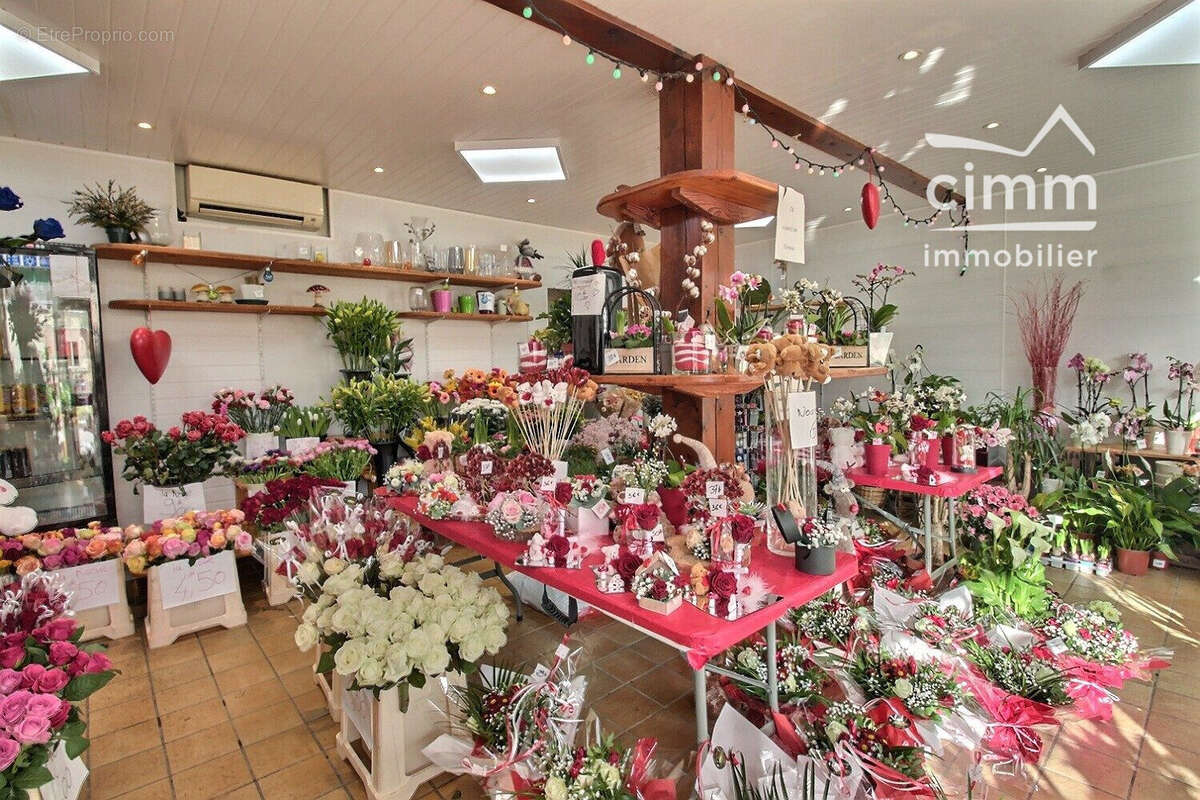 Commerce 98 m² à Saint-Simeon-De-Bressieux  - photo 2
