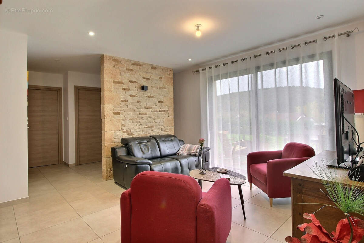 Maison à SAINT-GENGOUX-LE-NATIONAL