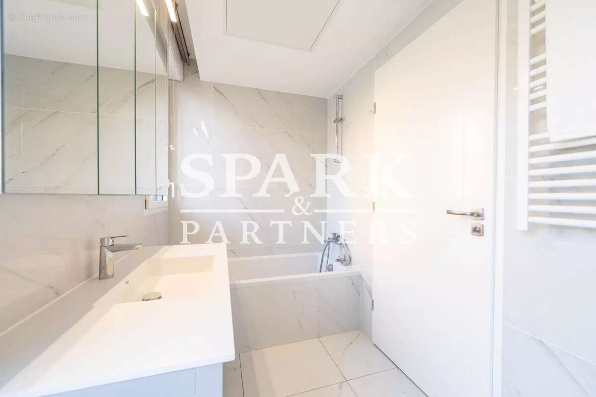 Appartement à ROQUEBRUNE-CAP-MARTIN