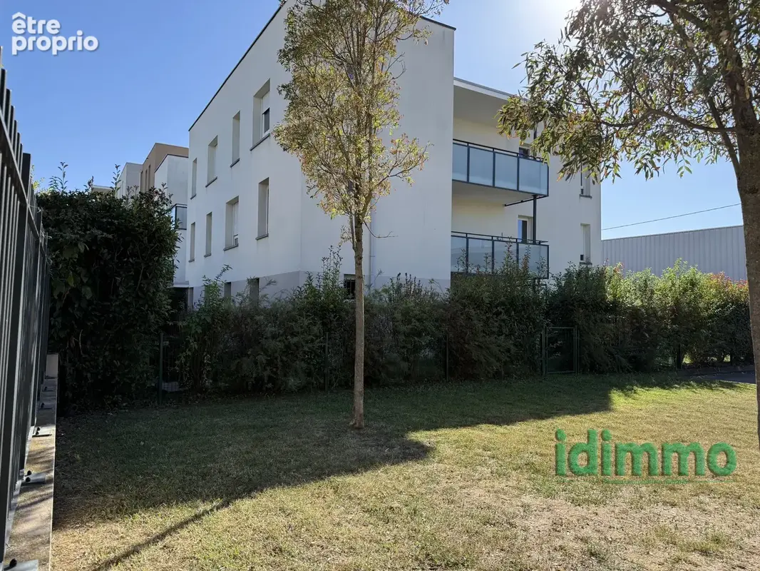 T4 de 74,92 avec Terrasse à MIONS Parking fermée - photo 10