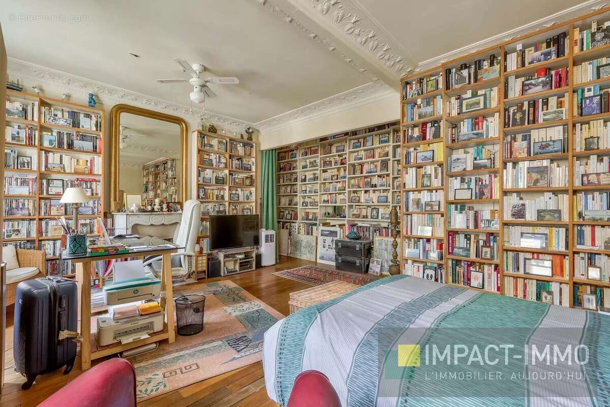 Appartement à LEVALLOIS-PERRET