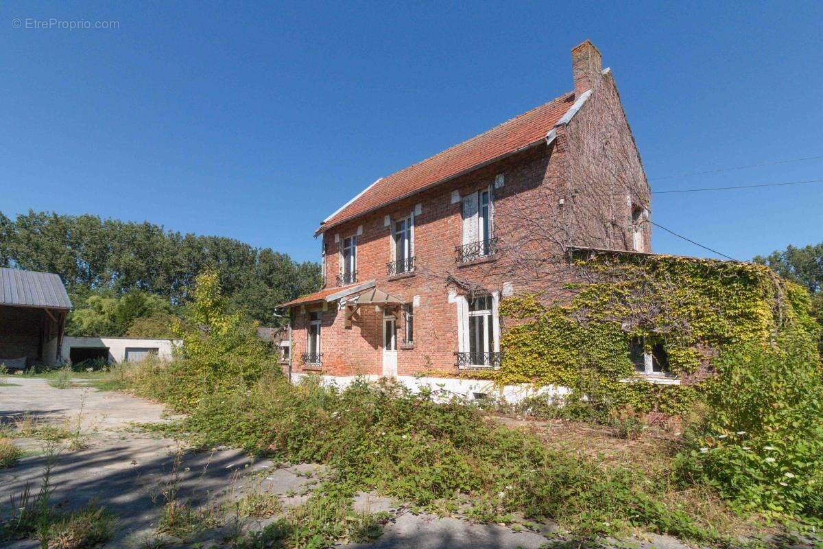 Ensemble immobilier - 211 m² - Cizancourt (80) - photo 2
