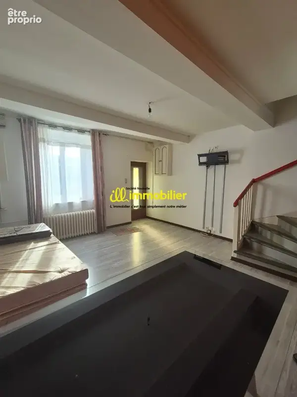 1ère Maison mitoyenne d'1 côté