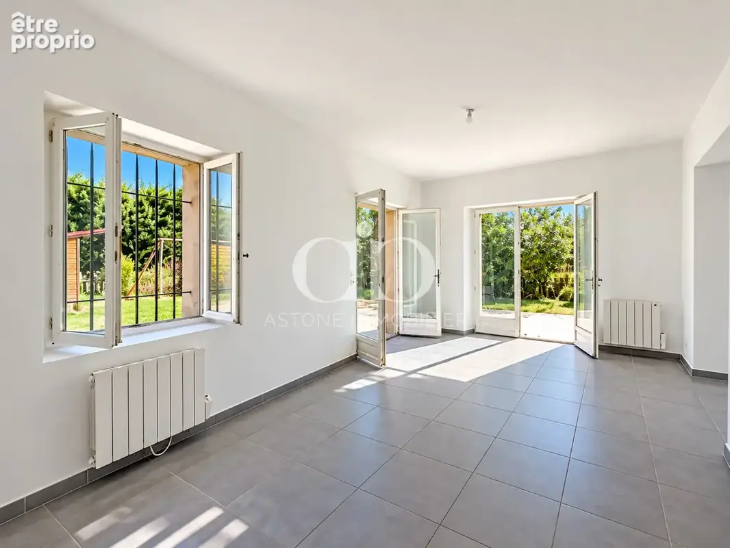 Roquevaire   le charme d’une bâtisse ancienne, l’esprit d’une maison et 300 m2 de jardin privatif - photo 10