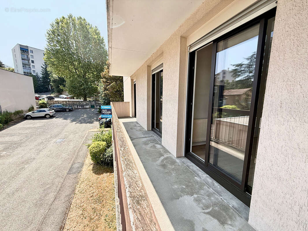 T4 - 89 m²  + 2 balcons - Hôtel de ville de Caluire et Cuire - photo 14