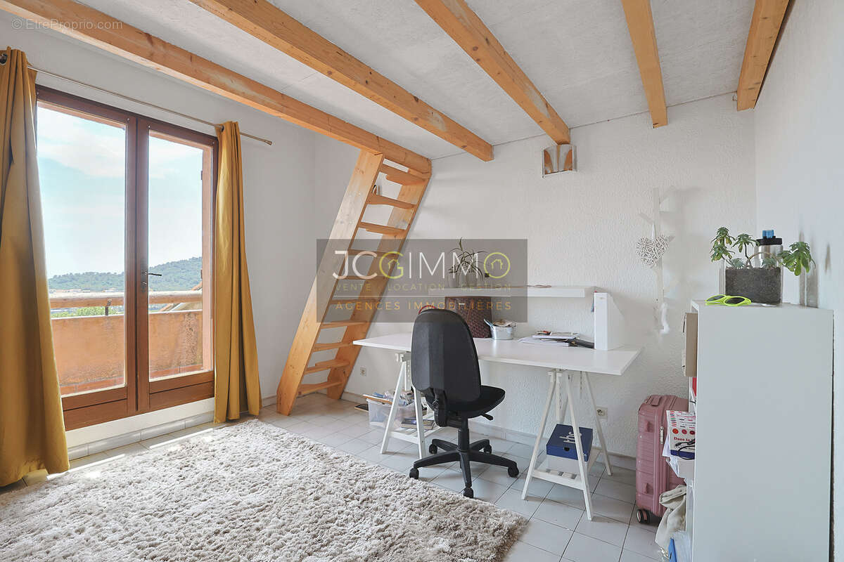 Villa T8 190m2 hab + Dépendance + Piscine + Vue dominante - photo 11